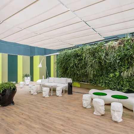 Mate Pau, 酒店 巴塞罗那